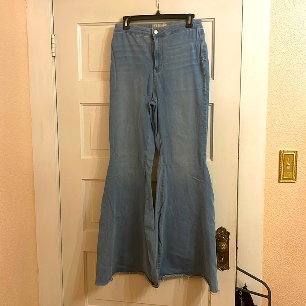Free people “Float on” flare jeans